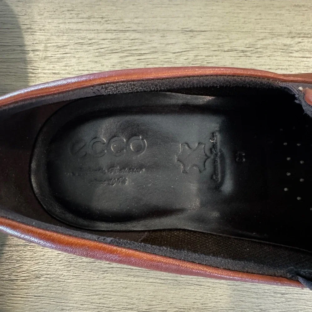 ECCO Helsinki Men 9‎ M Cognac Brown Leather Slip On Loafers Square Apron Toe
